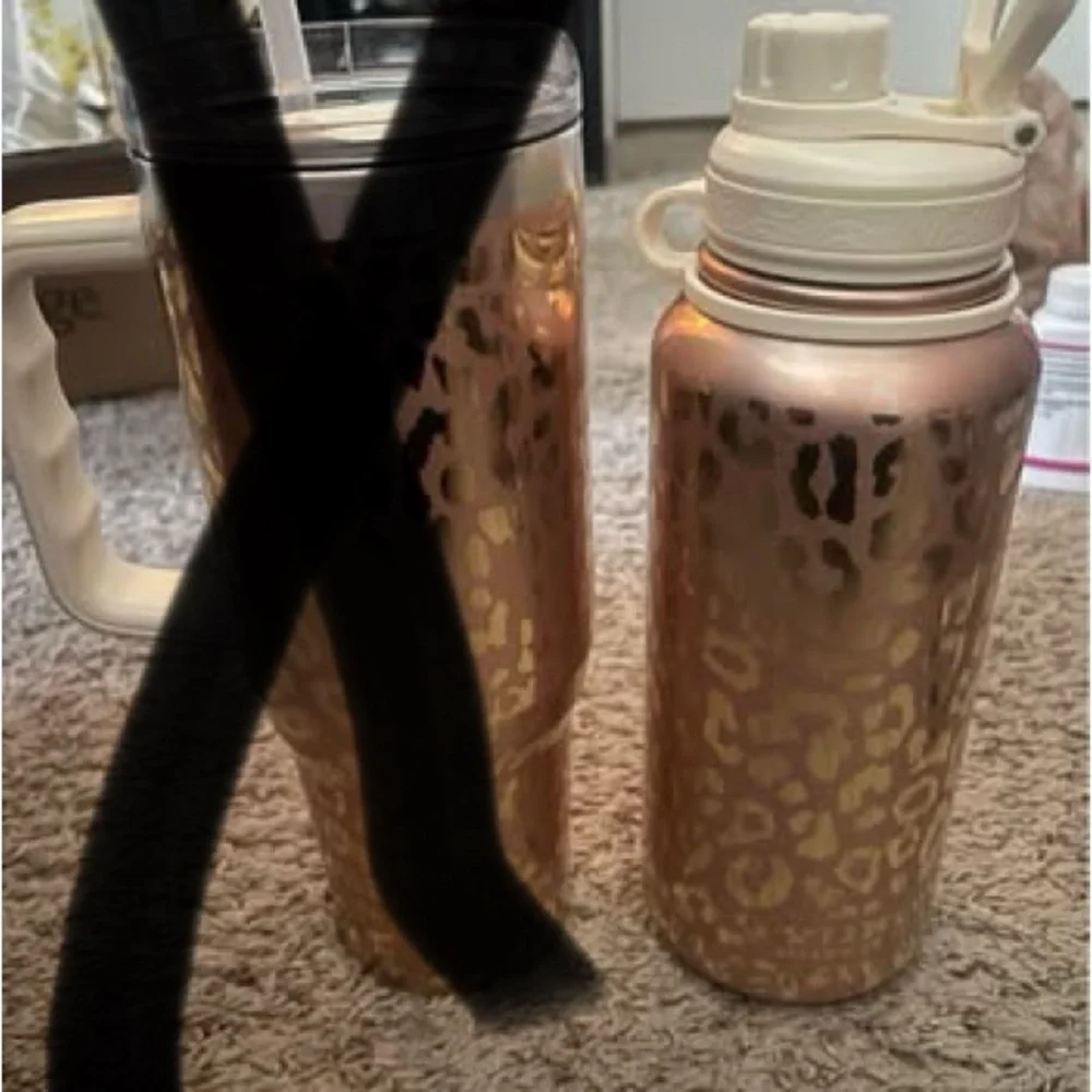 Buc-ee's Leopard Print 32oz Water Bottle - Picture 4 of 5